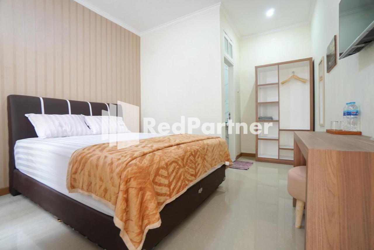 Fazza Syariah Mitra Reddoorz Hotel 2*